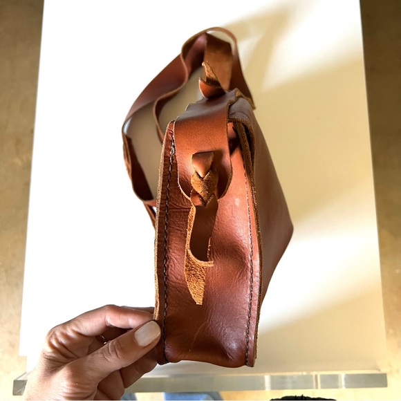 Handmade Leather Purse with Shoulder Strap - Picture 9 of 15